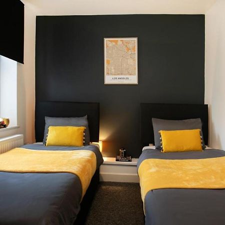 Spacious 2 Bedroom Apartments - 5 Mins From Qmc, Universities And City Centre! Nottingham Bagian luar foto