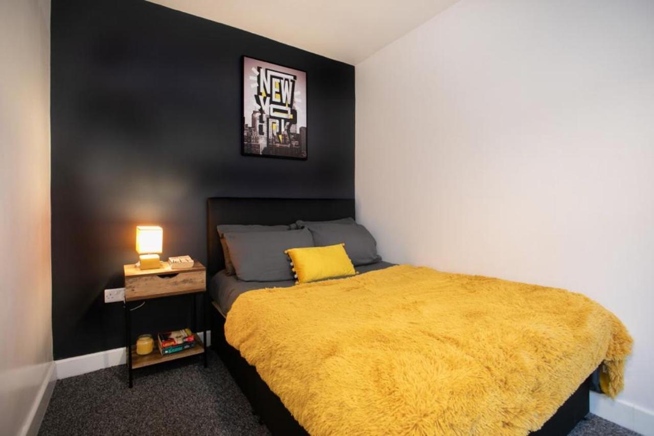 Spacious 2 Bedroom Apartments - 5 Mins From Qmc, Universities And City Centre! Nottingham Bagian luar foto