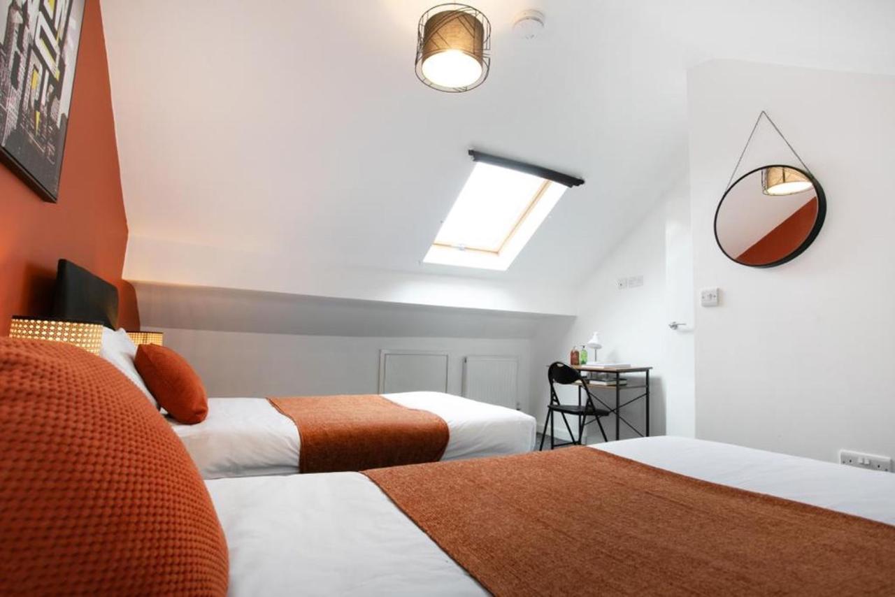 Spacious 2 Bedroom Apartments - 5 Mins From Qmc, Universities And City Centre! Nottingham Bagian luar foto