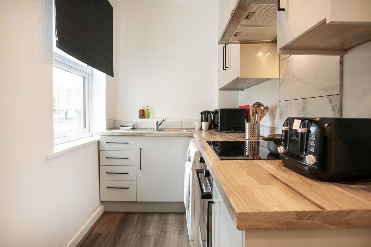 Spacious 2 Bedroom Apartments - 5 Mins From Qmc, Universities And City Centre! Nottingham Bagian luar foto